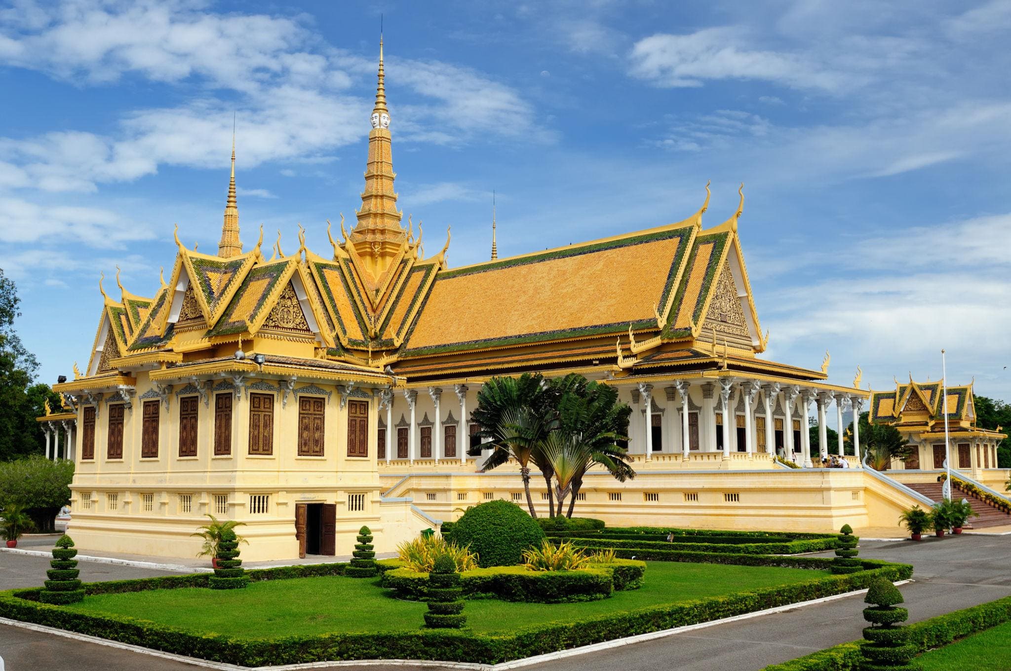 26 Days Phnom Penh - Mondulkiri - Ratanakiri - Preah Vihear - Siem Reap - Battambang - Kampot - Koh Rong