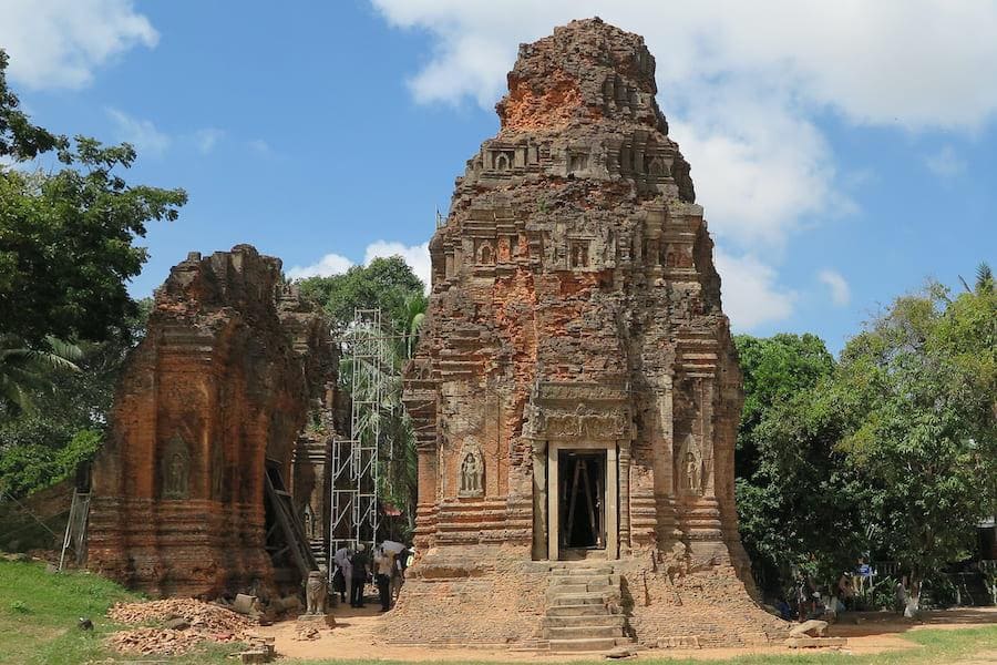 Roluos & Kampong Phluk Tour | Local Market, Temples & Floating Village
