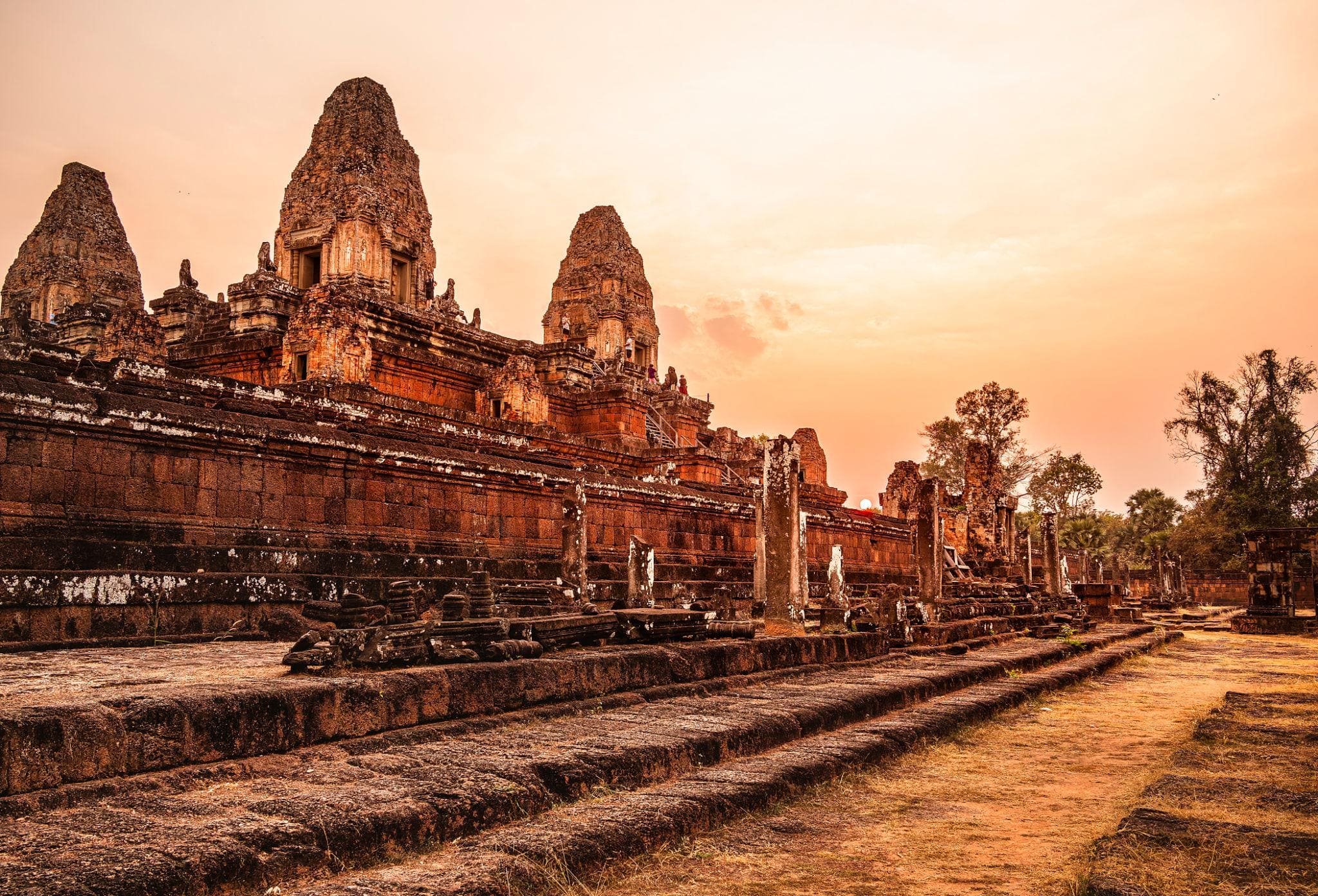 Banteay Srei and the Treasures of Angkor's Grand Circuit photo 9