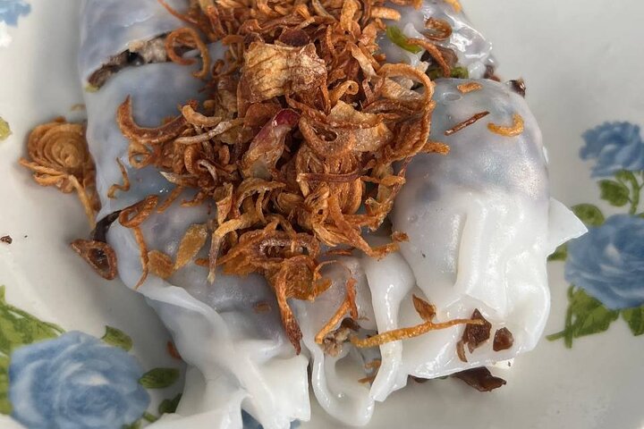 Luang Prabang Local Market and Morning Food Tour with Drinks